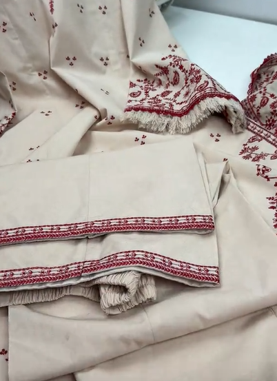 Skin Karandi Stitched 3pc With Pashmina